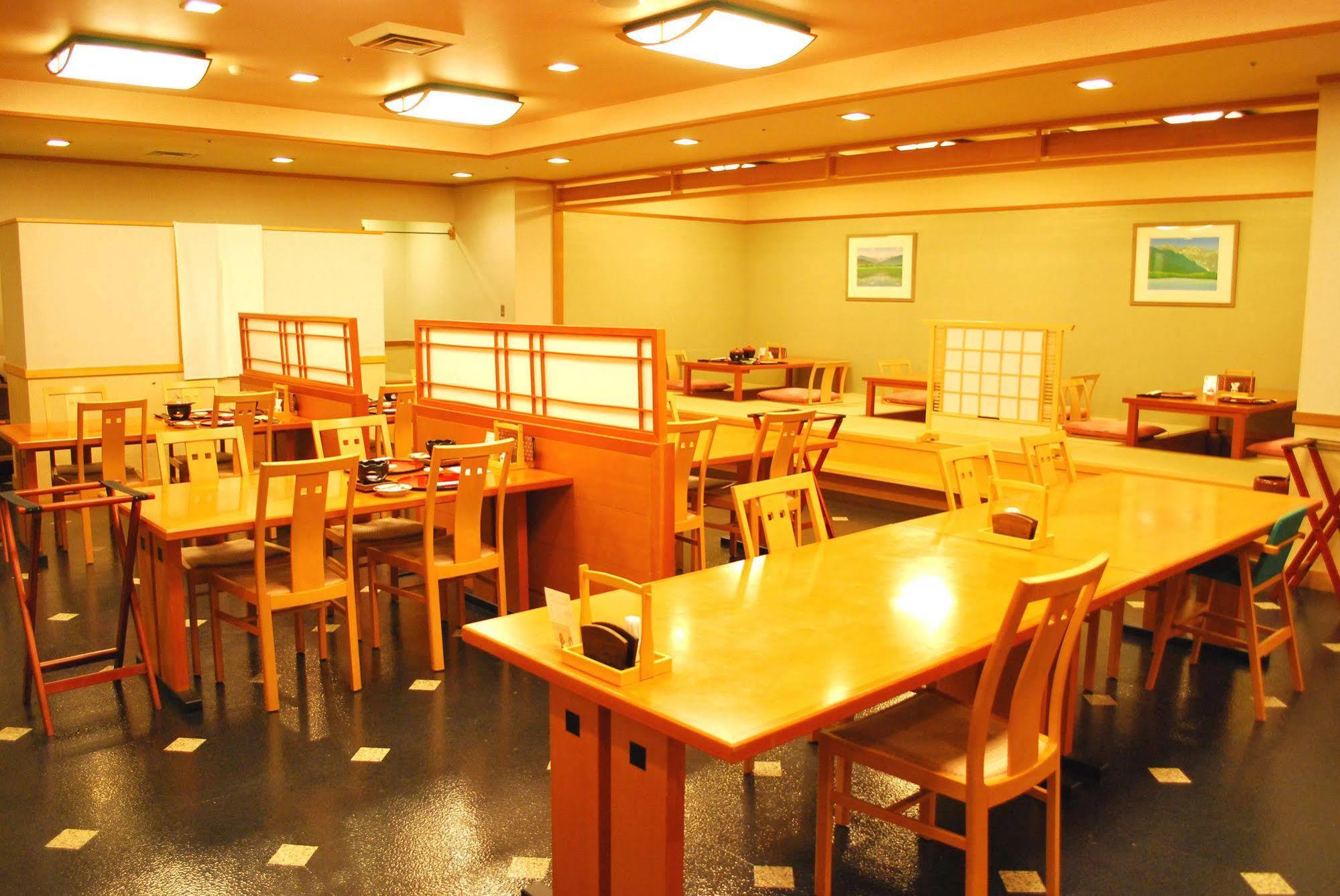 Royal Hotel Yatsugatake -From Apr2024 Grand Mercure Yatsugatake Resort & Spa Хокуто Экстерьер фото
